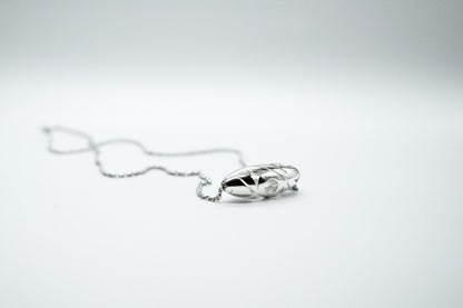 Yéẁyews Floated Necklace