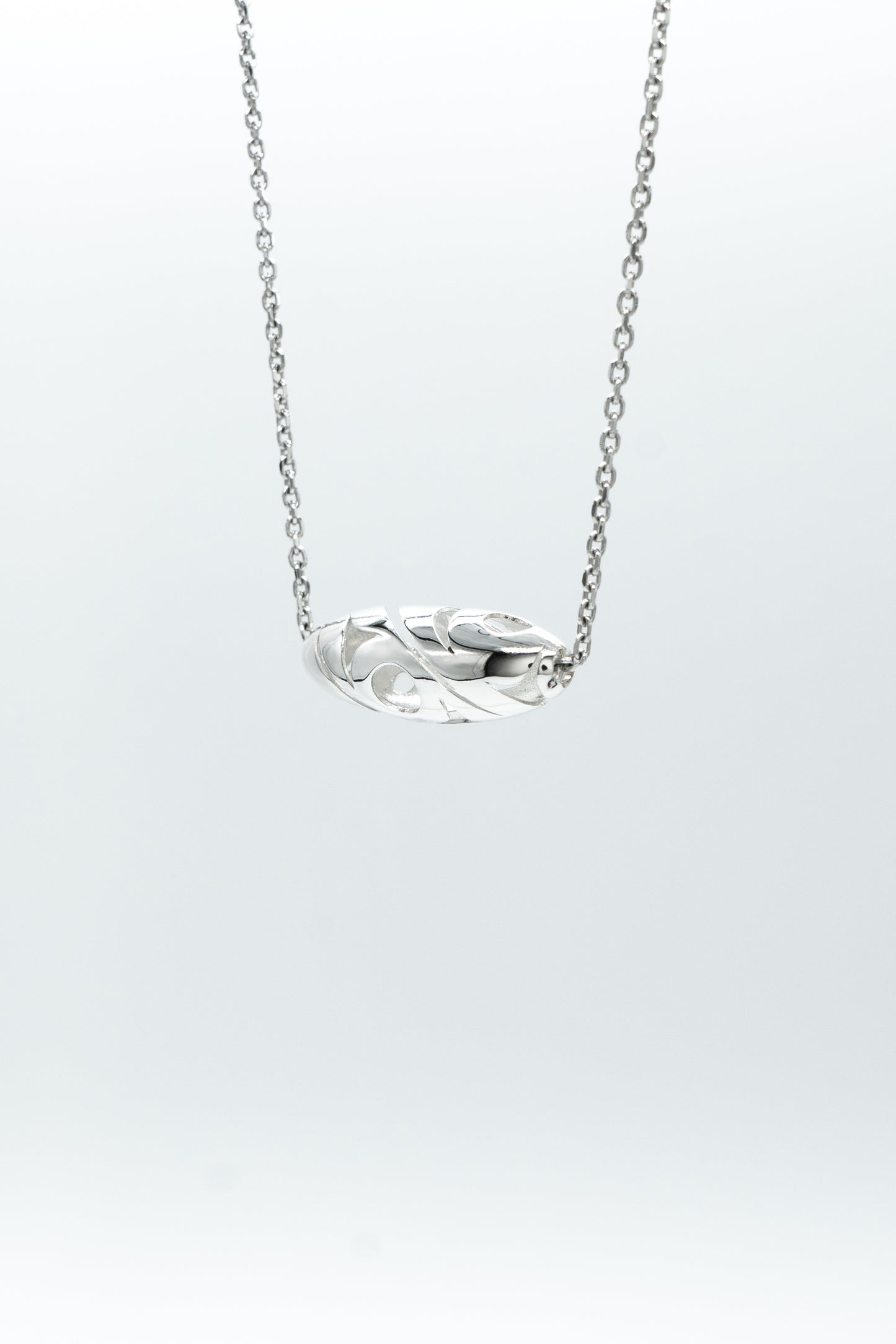 Yéẁyews Floated Necklace